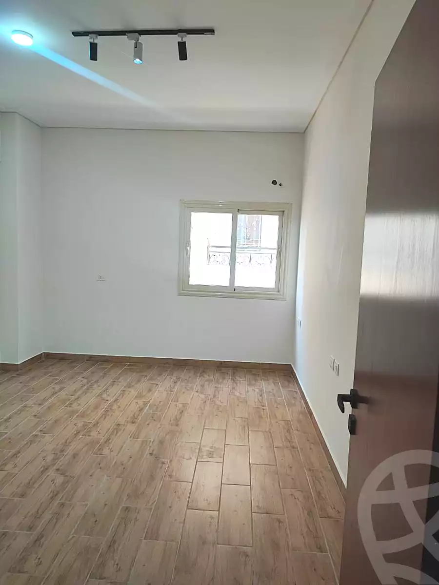 https://aqarmap.com.eg/ar/listing/6934698-for-rent-cairo-new-cairo-el-yassamin-el-yasmeen-8