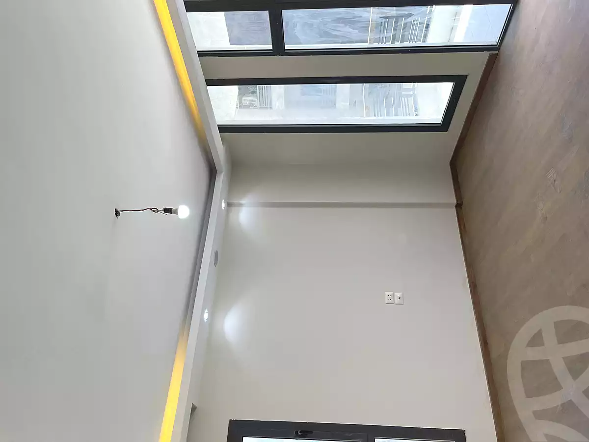 https://aqarmap.com.eg/ar/listing/6935500-for-sale-cairo-new-cairo-compounds-dh-ykwn-2-ryzydns-styl-hwm