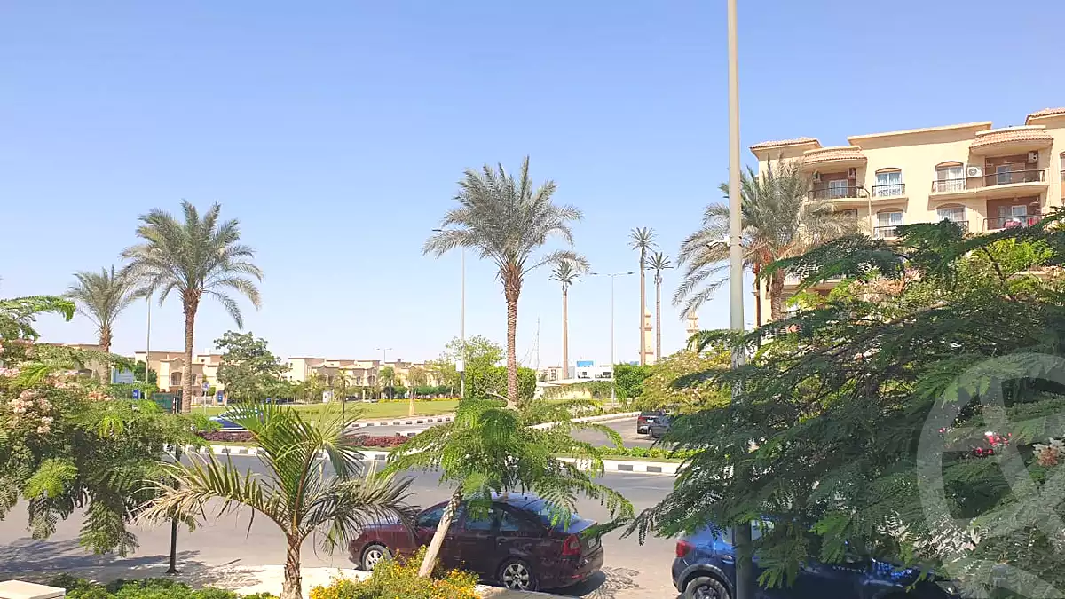 https://aqarmap.com.eg/en/listing/6944651-for-rent-cairo-new-cairo-lrhb-city-phase-2-abou-bakr-el-sedeek-st