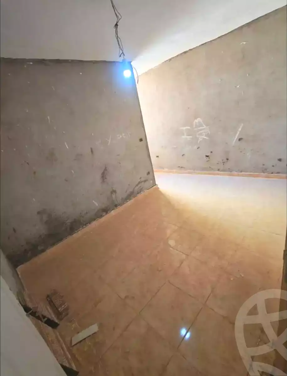 https://aqarmap.com.eg/ar/listing/6945890-for-sale-alexandria-al-agamy-el-hanouvel-yathreb-st
