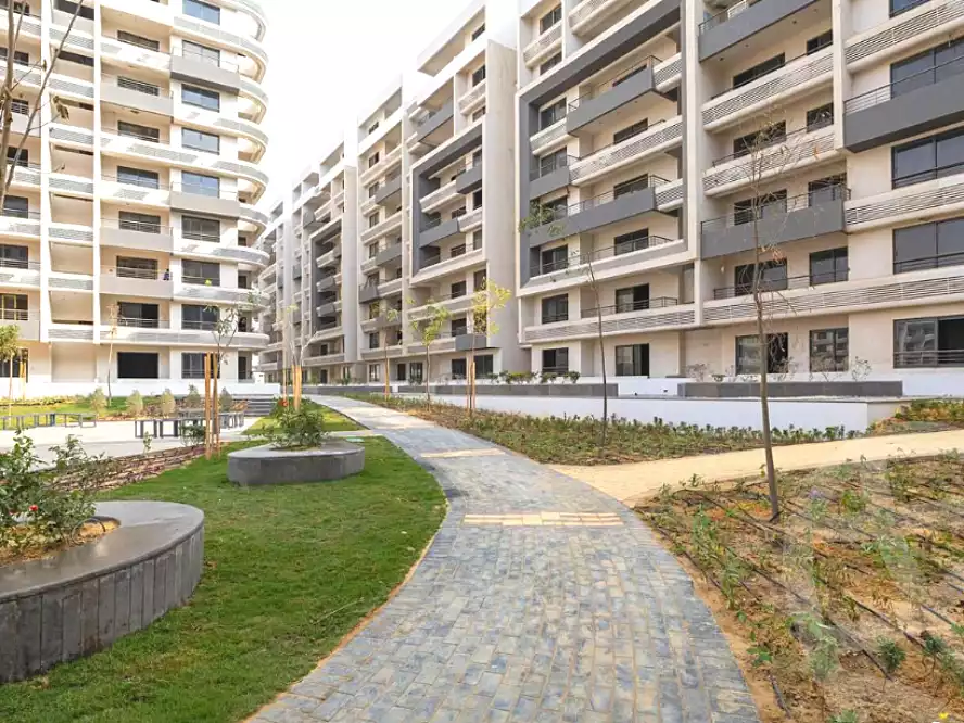 https://aqarmap.com.eg/ar/listing/6946759-for-sale-cairo-new-administrative-capital-r7-bwrdwwk