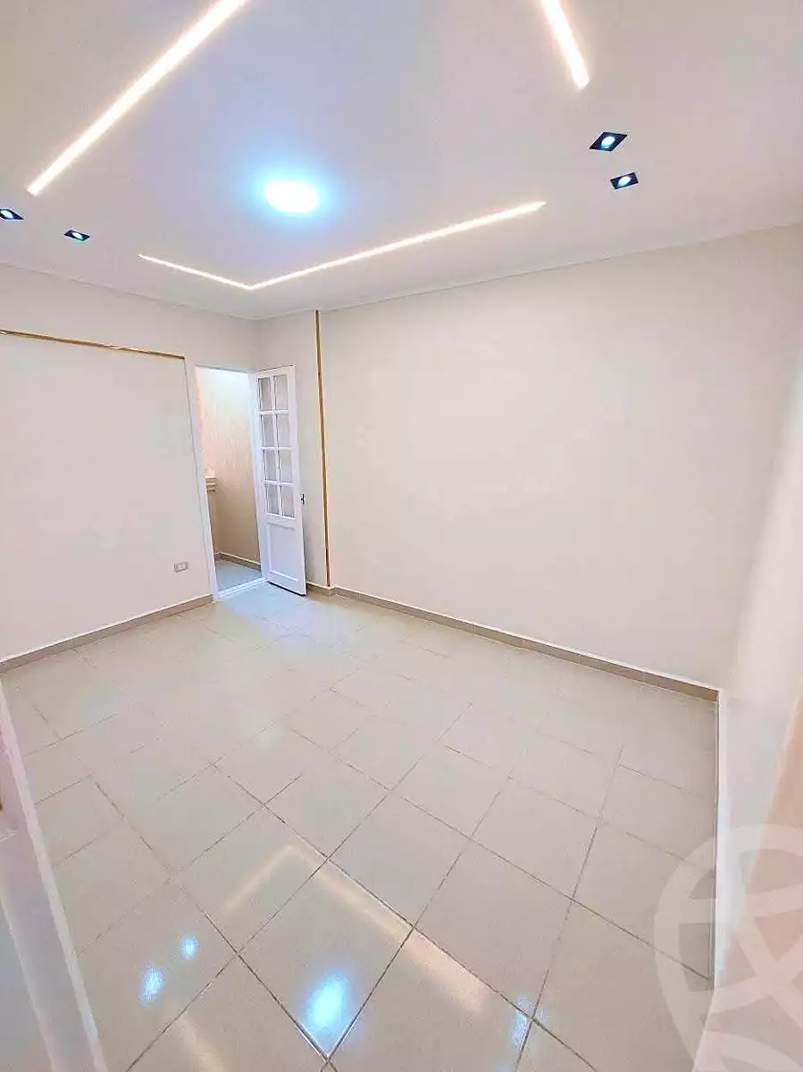 https://aqarmap.com.eg/ar/listing/6947741-for-sale-alexandria-sydy-bshr-sydy-bshr-bhry-shr-khld-bn-lwlyd