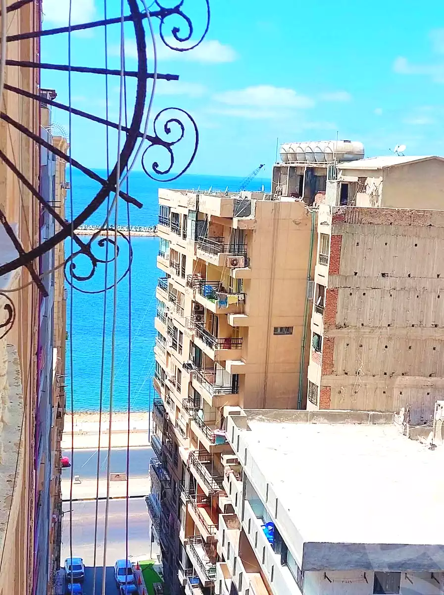 https://aqarmap.com.eg/ar/listing/6947741-for-sale-alexandria-sydy-bshr-sydy-bshr-bhry-shr-khld-bn-lwlyd
