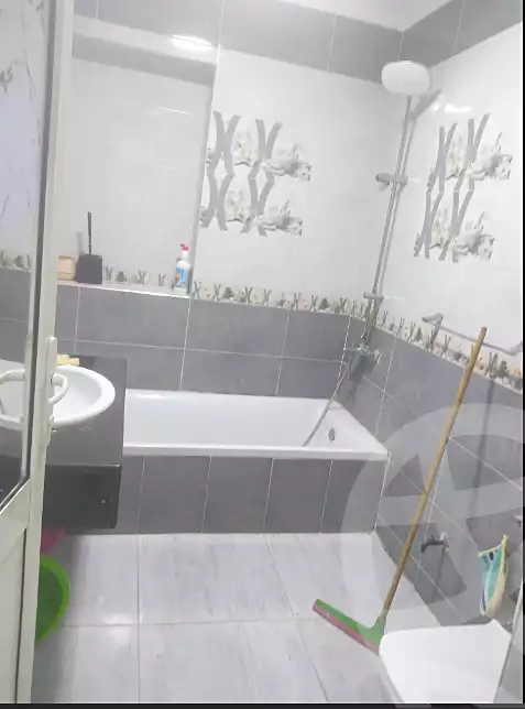 https://aqarmap.com.eg/en/listing/6949758-for-sale-cairo-elnozha-Streettt-27