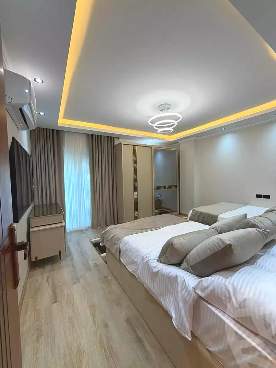 https://aqarmap.com.eg/ar/listing/6951869-for-sale-cairo-new-cairo-6th-settlement-compounds-jiwar-residence-compound-concrete