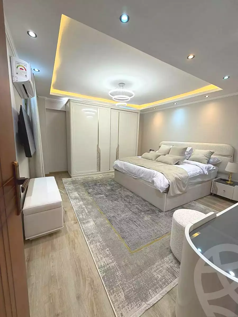 https://aqarmap.com.eg/ar/listing/6951869-for-sale-cairo-new-cairo-6th-settlement-compounds-jiwar-residence-compound-concrete