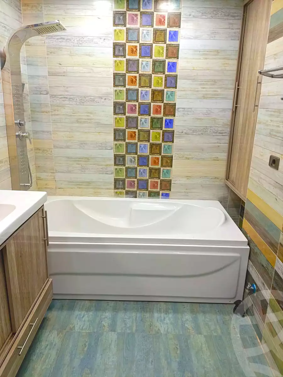 https://aqarmap.com.eg/en/listing/6949717-for-sale-cairo-helwan-hadayek-helwan-nile-corniche-st