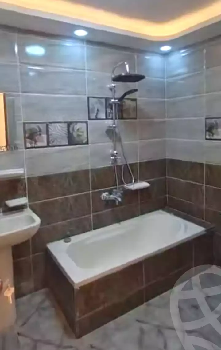 https://aqarmap.com.eg/en/listing/6952240-for-sale-alexandria-al-agamy-el-hanouvel-kasr-al-quiri-st-1