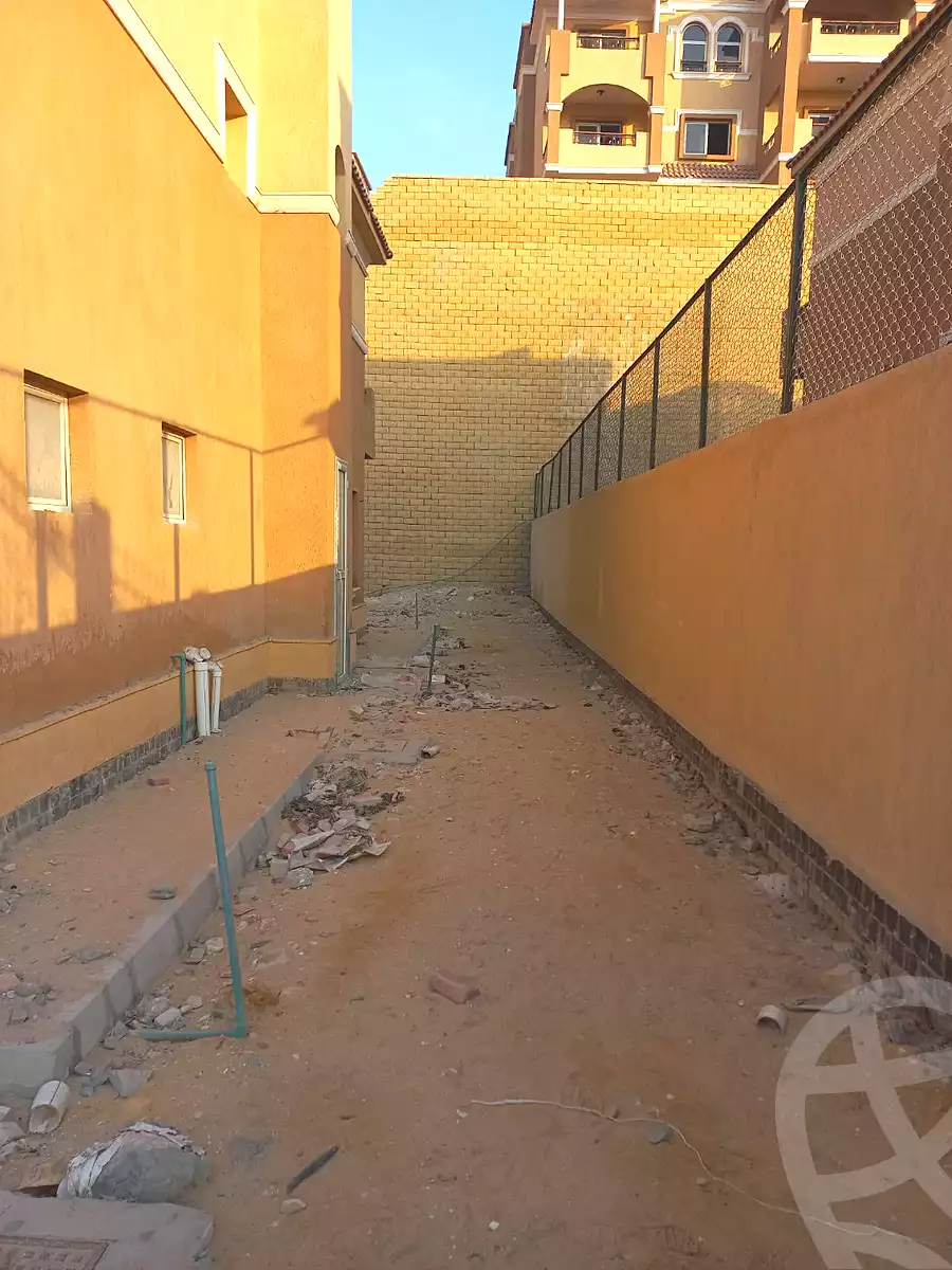 https://aqarmap.com.eg/en/listing/6952383-for-sale-cairo-el-sheikh-zayed-city-compounds-el-khamayel