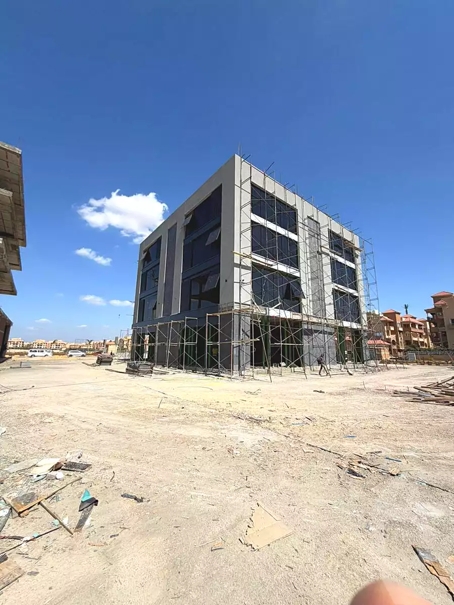 https://aqarmap.com.eg/ar/listing/6954840-for-sale-cairo-el-sheikh-zayed-city-compounds-terrace-hdb