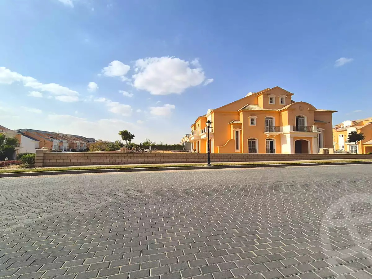 https://aqarmap.com.eg/en/listing/6955098-for-sale-cairo-new-cairo-compounds-layan-residence-manazel