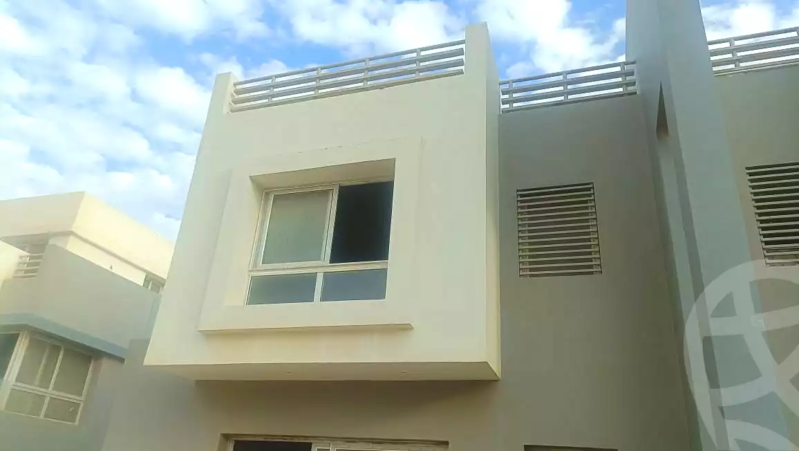 https://aqarmap.com.eg/ar/listing/6955273-for-sale-cairo-new-cairo-compounds-hyde-park-business-district