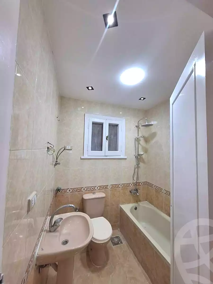 https://aqarmap.com.eg/ar/listing/6956023-for-sale-alexandria-sydy-bshr-sydy-bshr-bhry-street-17