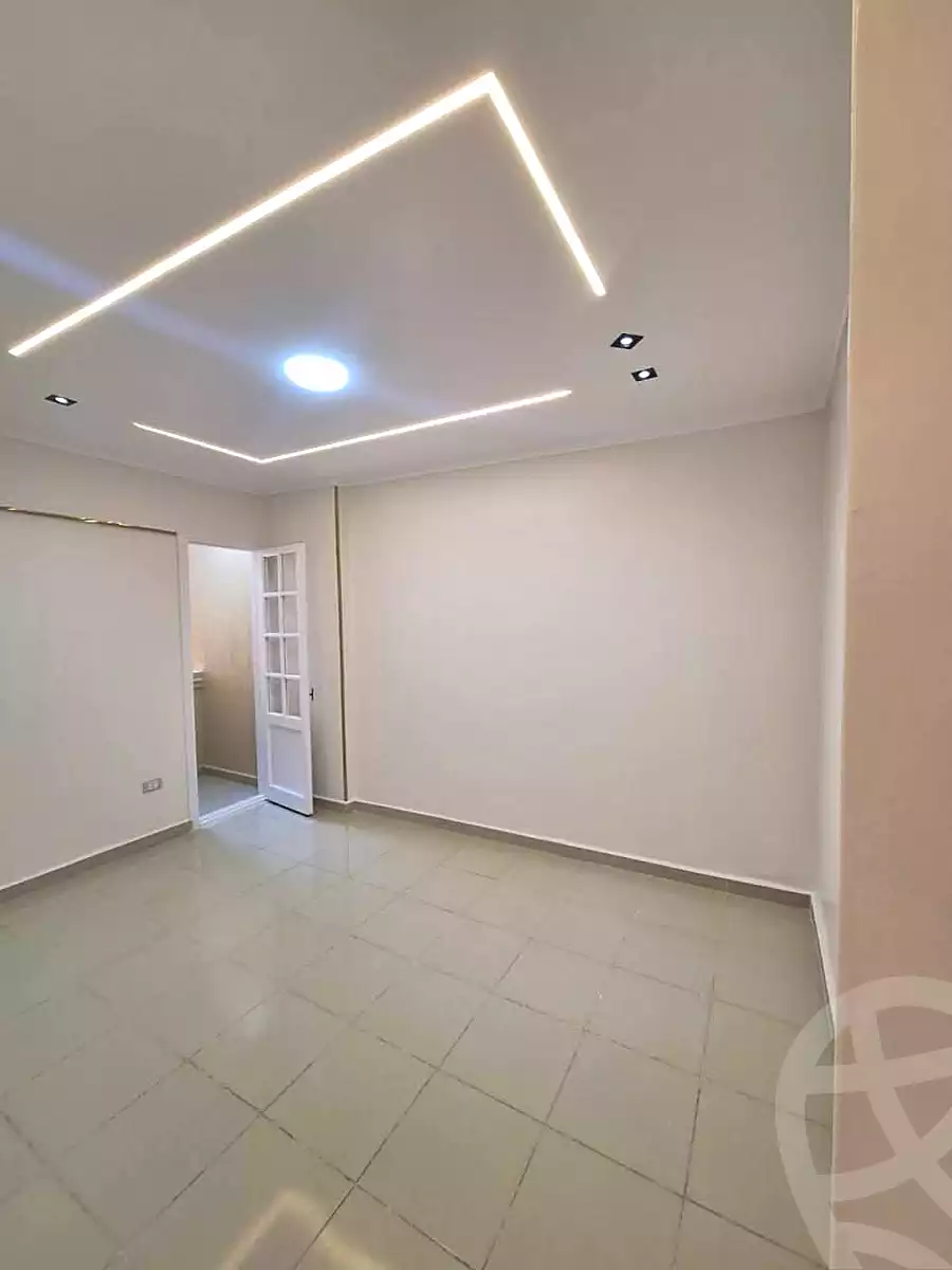 https://aqarmap.com.eg/ar/listing/6956333-for-sale-alexandria-sydy-bshr-sydy-bshr-bhry-street-17