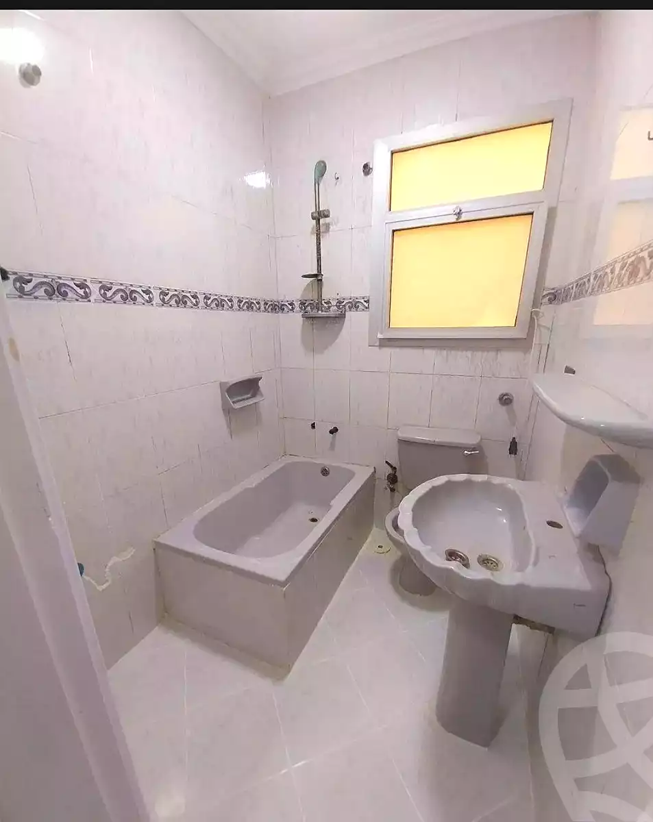 https://aqarmap.com.eg/ar/listing/6956359-for-sale-alexandria-al-agamy-shataa-el-nakheel