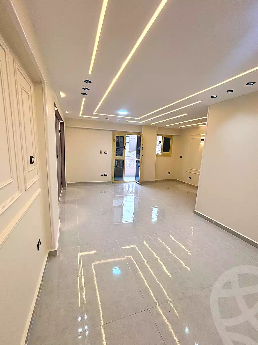 https://aqarmap.com.eg/ar/listing/6958293-for-sale-alexandria-sydy-bshr-sydy-bshr-bhry-amr-el-nogomy-st