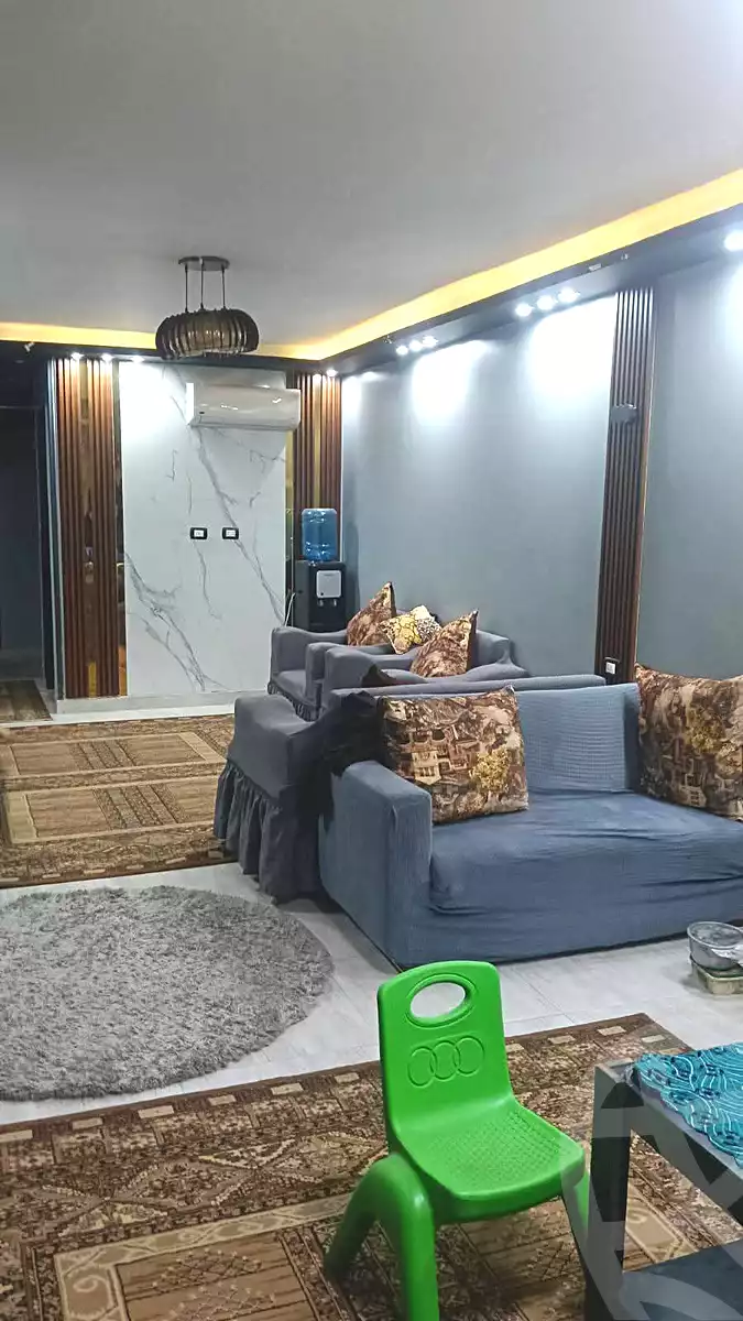 https://aqarmap.com.eg/ar/listing/6959151-for-sale-cairo-helwan-ahmed-enci-st