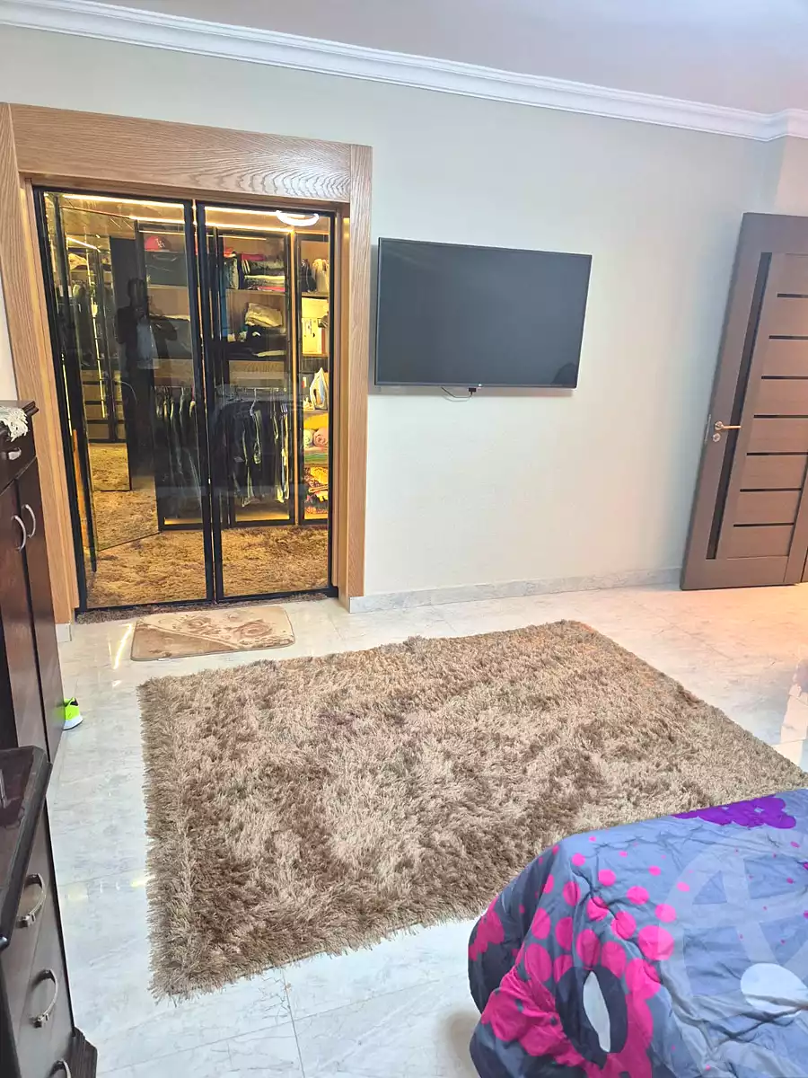 https://aqarmap.com.eg/ar/listing/6959413-for-sale-cairo-el-sheikh-zayed-city-el-hay-el-hady-ashaer-area-1-street-10