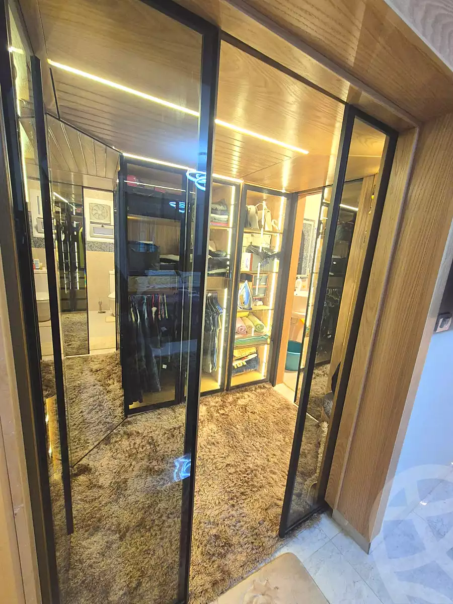 https://aqarmap.com.eg/ar/listing/6959413-for-sale-cairo-el-sheikh-zayed-city-el-hay-el-hady-ashaer-area-1-street-10