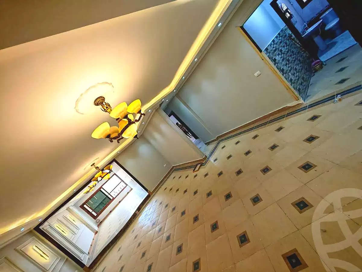 https://aqarmap.com.eg/ar/listing/6959892-for-sale-cairo-helwan-ahmed-enci-st