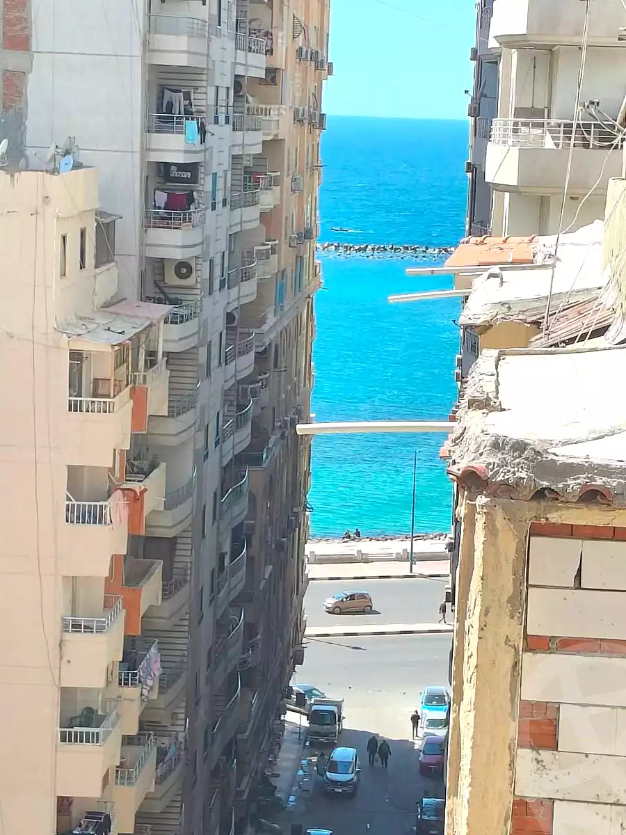 https://aqarmap.com.eg/ar/listing/6961099-for-sale-alexandria-sydy-bshr-sydy-bshr-bhry-shr-mhmwd-l-yswy