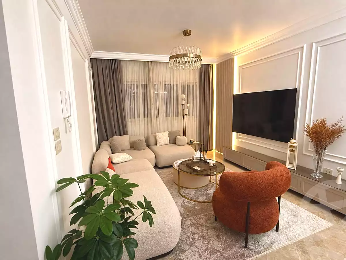 https://aqarmap.com.eg/en/listing/6961175-for-sale-cairo-new-cairo-compounds-mountain-view-hyde-park