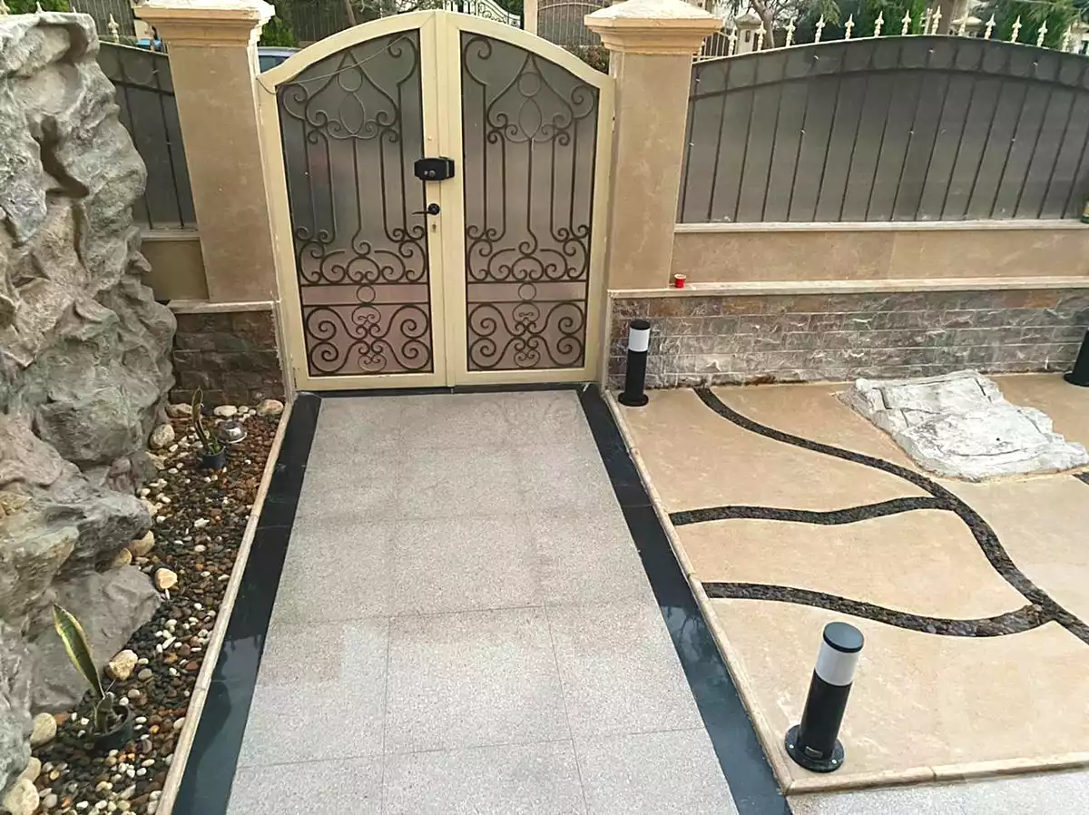 توين هاوس بـ٤ غرف نوم في جرينز، صورة ٦ من ٩
