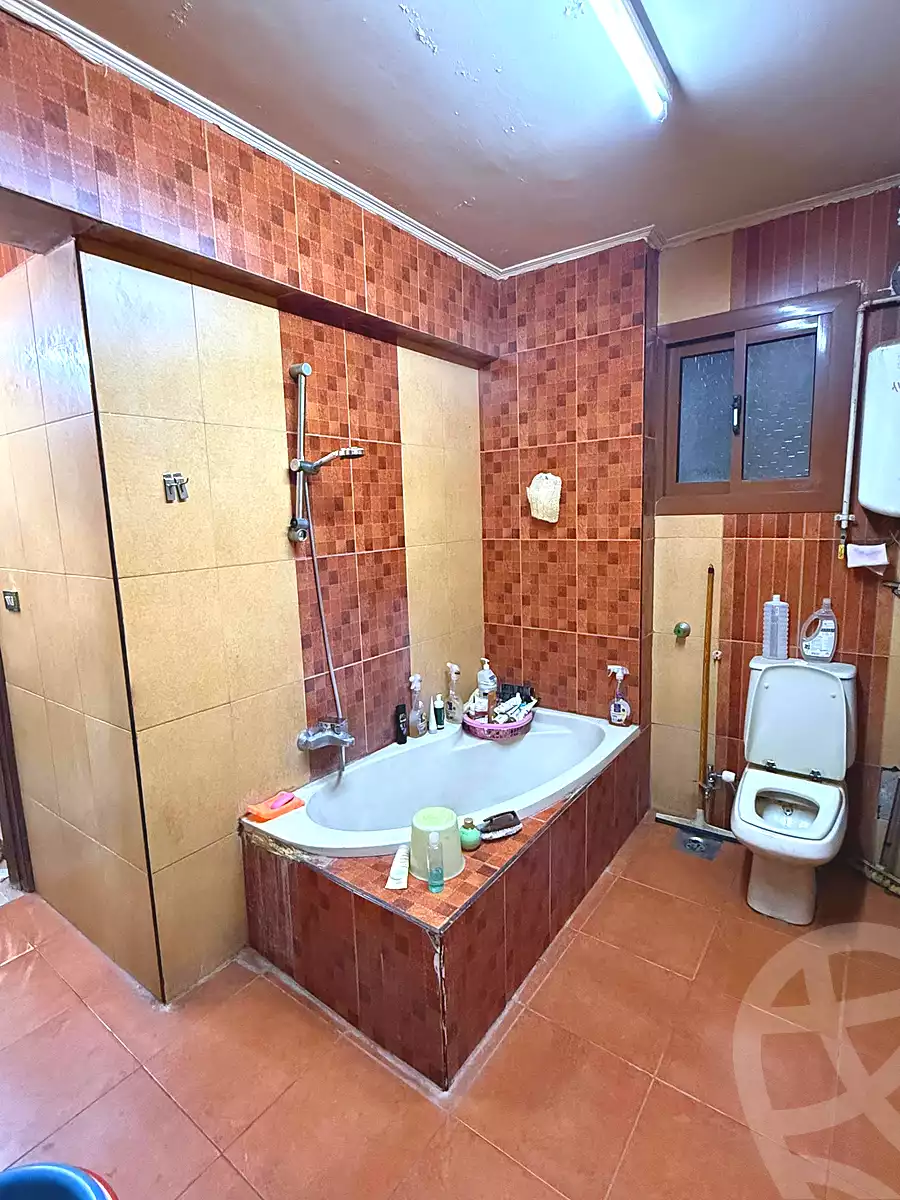 https://aqarmap.com.eg/ar/listing/6962905-for-sale-cairo-helwan-ahmed-enci-st