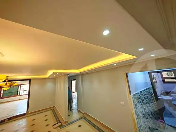 https://aqarmap.com.eg/ar/listing/6963285-for-sale-cairo-helwan-ahmed-enci-st