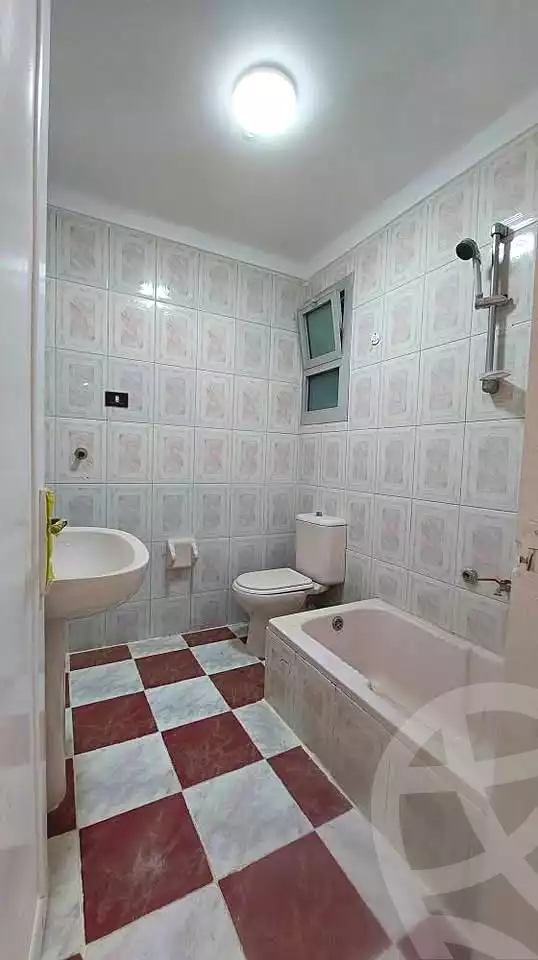 https://aqarmap.com.eg/ar/listing/6964143-for-sale-alexandria-al-agamy-shataa-el-nakheel