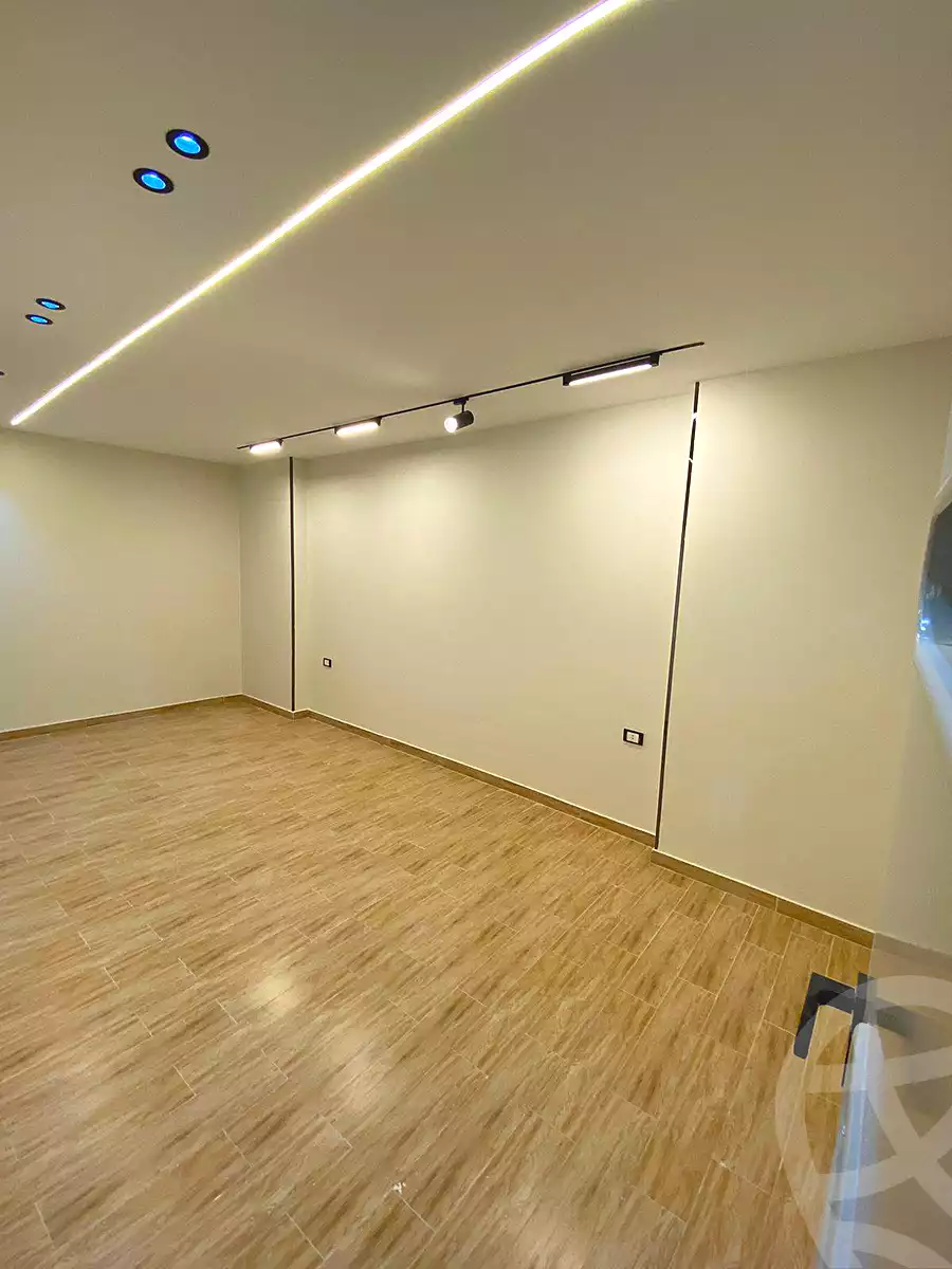 https://aqarmap.com.eg/ar/listing/6964786-for-sale-alexandria-al-agamy-lbytsh-el-reyad-st