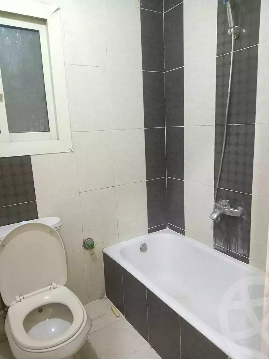 https://aqarmap.com.eg/ar/listing/6967045-for-sale-cairo-ain-shams-ain-shams-el-sharkia-el-eshrein-stt