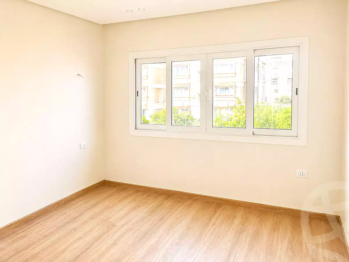 https://aqarmap.com.eg/ar/listing/6969402-for-rent-cairo-new-cairo-compounds-mountain-view-hyde-park
