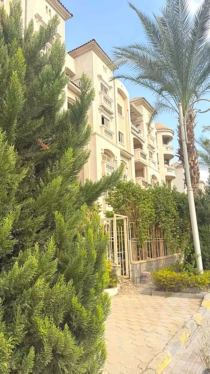 https://aqarmap.com.eg/ar/listing/6969997-for-sale-cairo-new-cairo-compounds-leila-compound