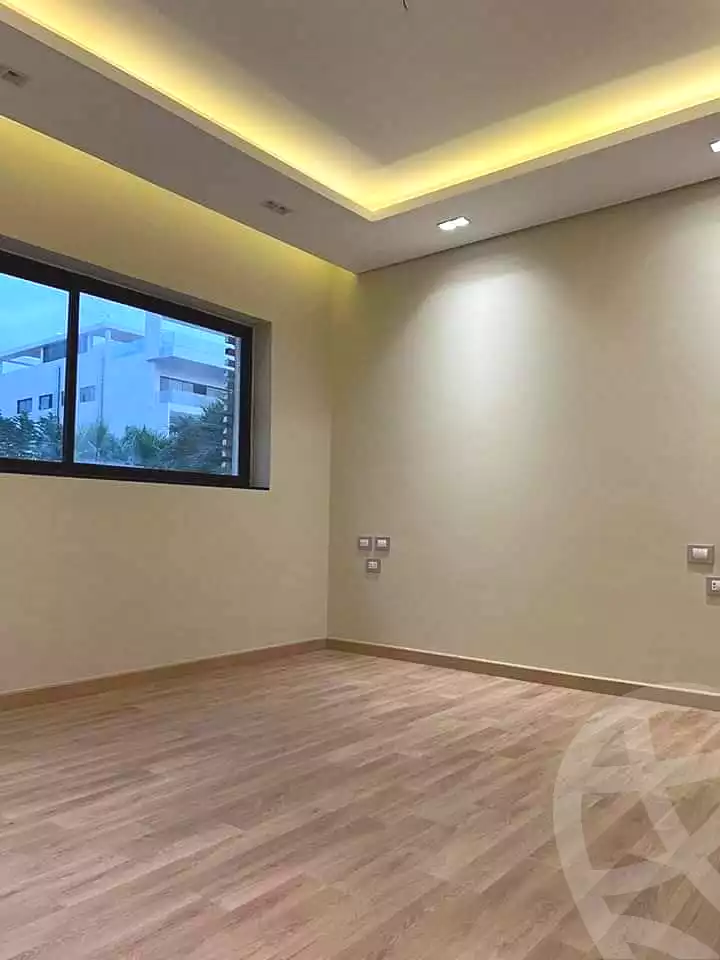 https://aqarmap.com.eg/ar/listing/6973410-for-sale-cairo-new-administrative-capital-r7-castle-landmark