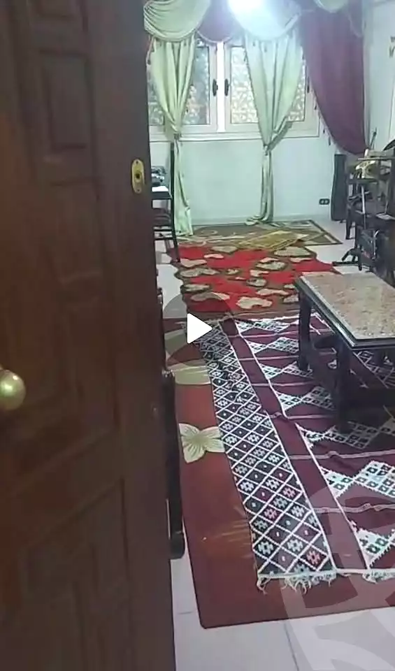 https://aqarmap.com.eg/ar/listing/6974331-for-sale-cairo-faisal-kafr-tohormos-queen-nazli-st