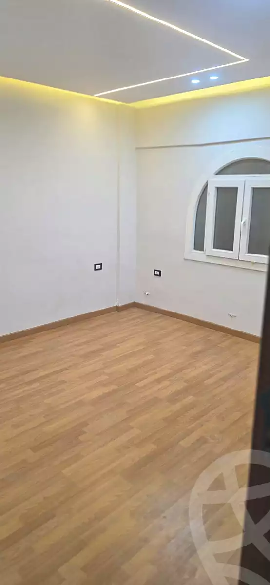 https://aqarmap.com.eg/ar/listing/6974855-for-rent-cairo-new-cairo-gharb-arabila-selim-st