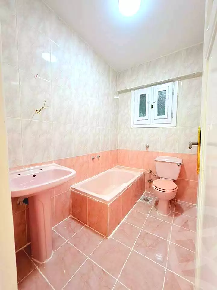 https://aqarmap.com.eg/ar/listing/6981507-for-sale-alexandria-al-agamy-shataa-el-nakheel