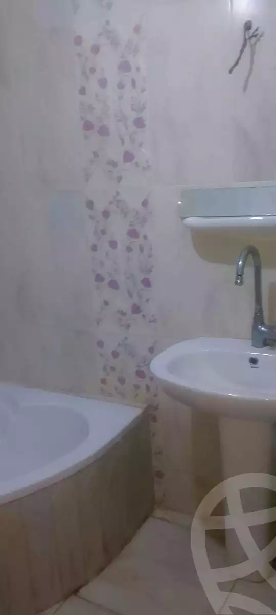 https://aqarmap.com.eg/en/listing/6982196-for-rent-alexandria-al-agamy-bw-ywsf
