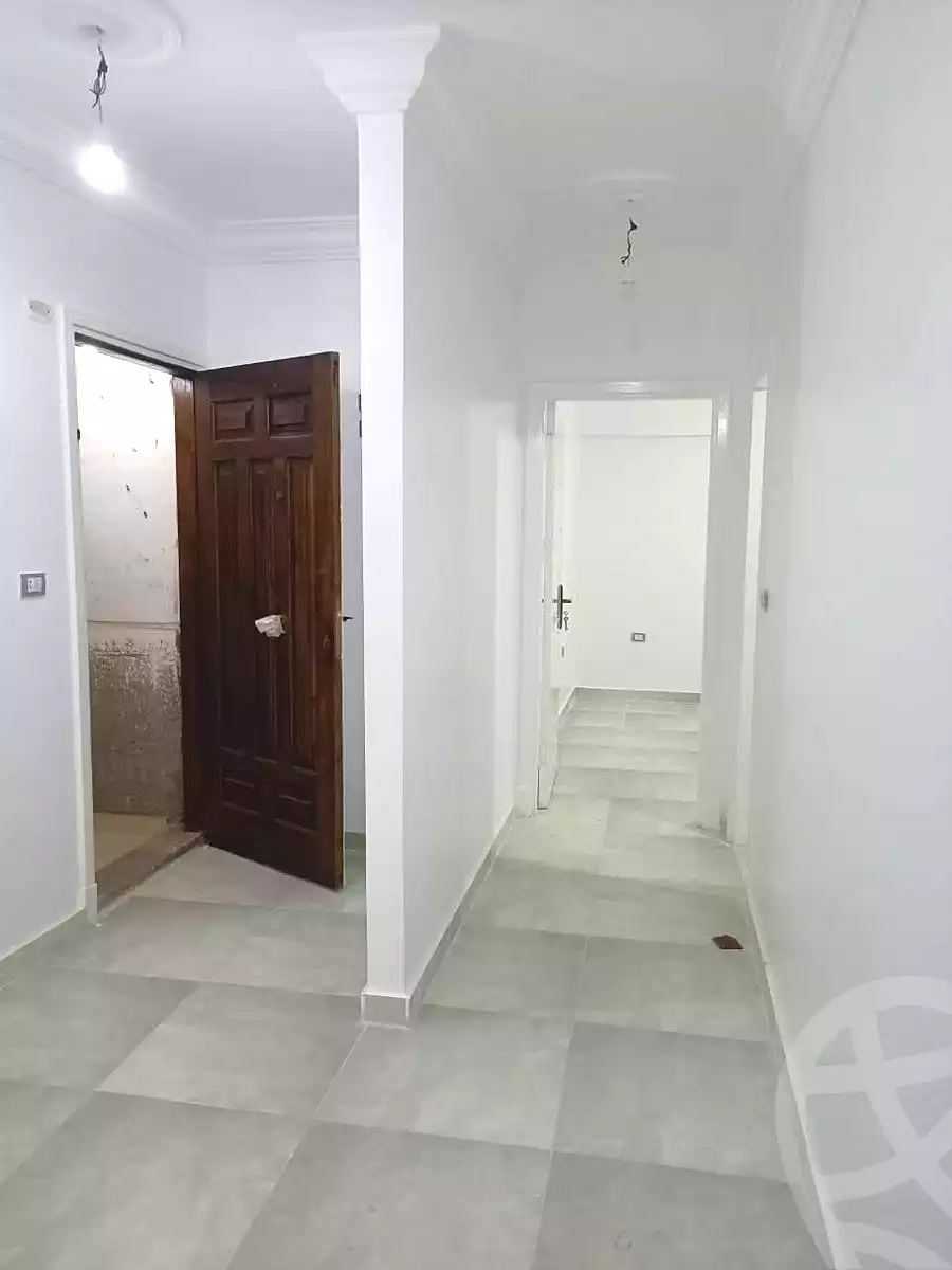 https://aqarmap.com.eg/ar/listing/6982852-for-sale-alexandria-al-agamy-bw-ywsf-hosni-mubarak-st