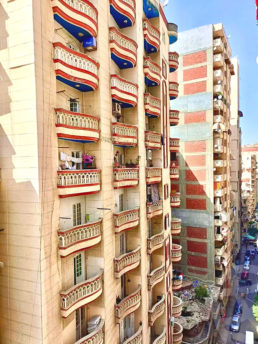 https://aqarmap.com.eg/ar/listing/6983224-for-sale-alexandria-sydy-bshr-sydy-bshr-bhry-farook-abd-al-wahab-st