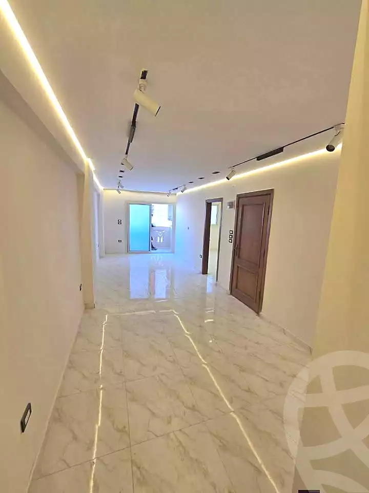 https://aqarmap.com.eg/ar/listing/6982164-for-sale-alexandria-lsywf-el-daraeb-st