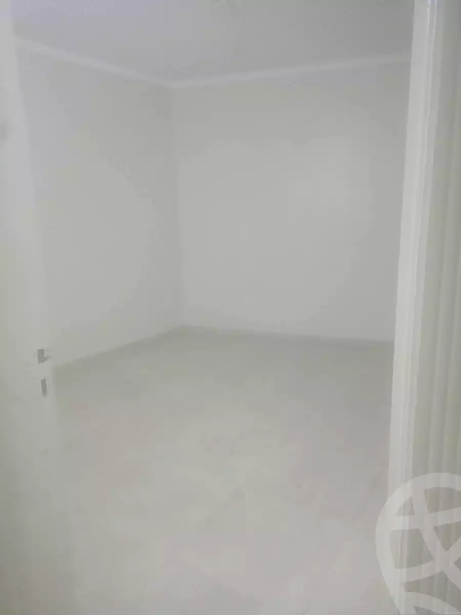 https://aqarmap.com.eg/ar/listing/6984468-for-sale-cairo-helwan-el-shareaa-el-sharby-st