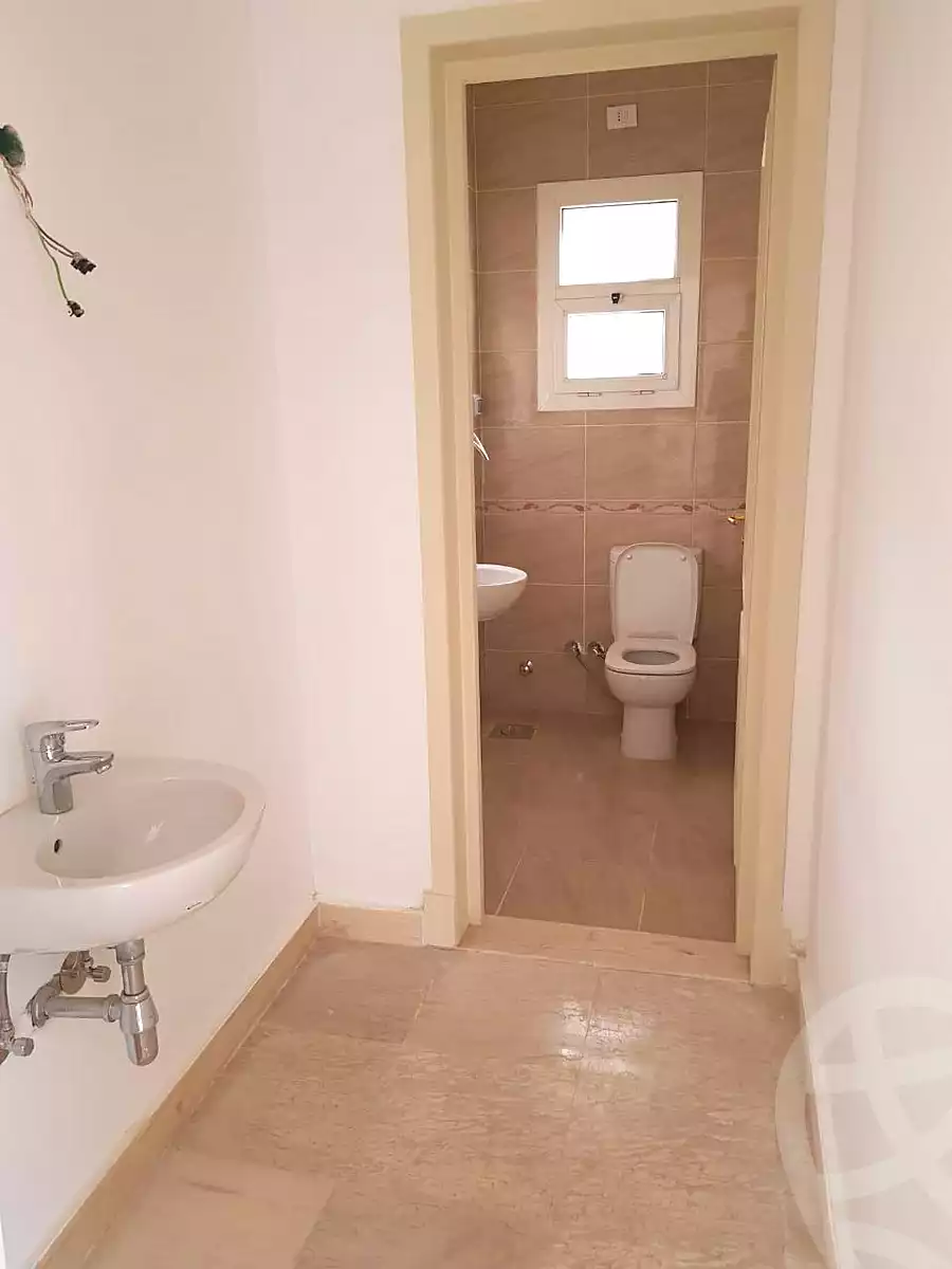 https://aqarmap.com.eg/ar/listing/6984571-for-rent-cairo-new-cairo-lrhb-city-phase-8