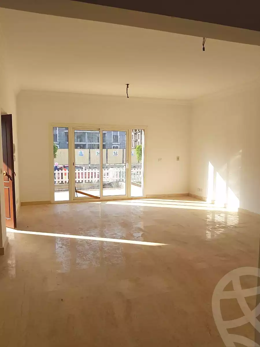 https://aqarmap.com.eg/ar/listing/6984571-for-rent-cairo-new-cairo-lrhb-city-phase-8