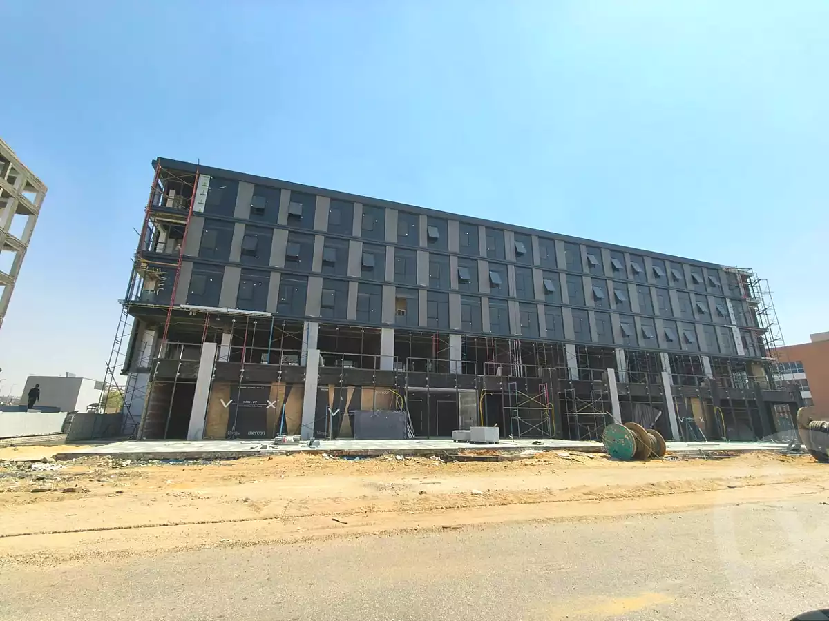 https://aqarmap.com.eg/ar/listing/6984661-for-sale-cairo-new-cairo-compounds-vx-n90-mall-mercon