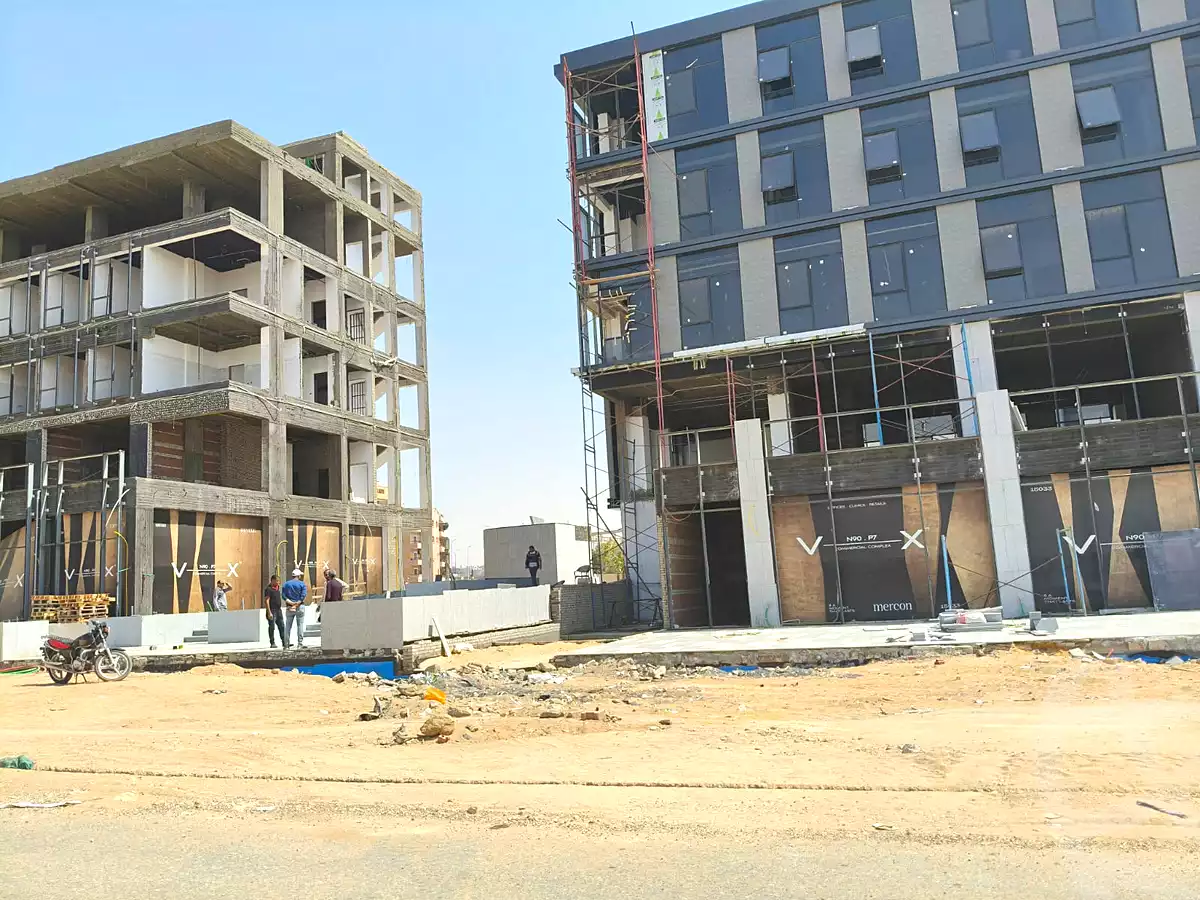 https://aqarmap.com.eg/ar/listing/6984661-for-sale-cairo-new-cairo-compounds-vx-n90-mall-mercon