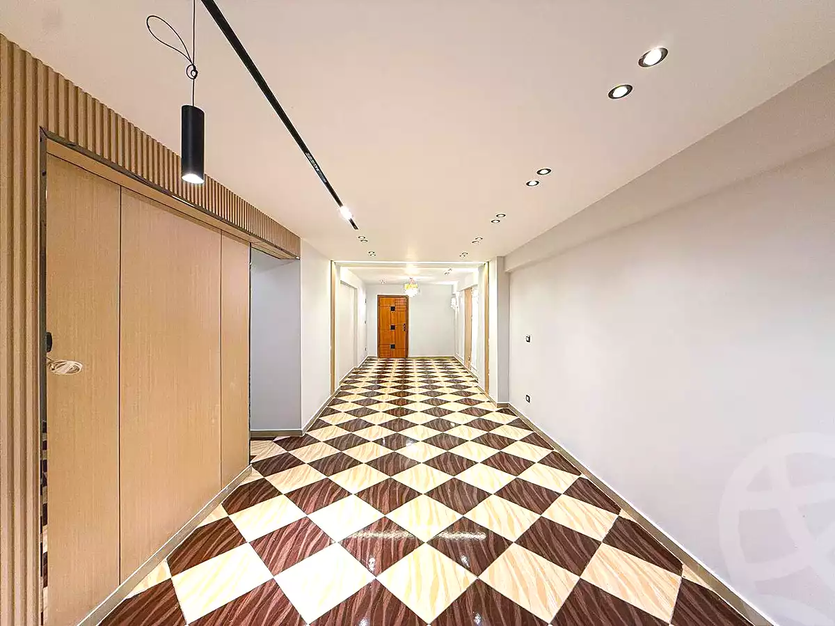 https://aqarmap.com.eg/ar/listing/6989414-for-sale-alexandria-sydy-bshr-sydy-bshr-bhry-shr-khld-bn-lwlyd