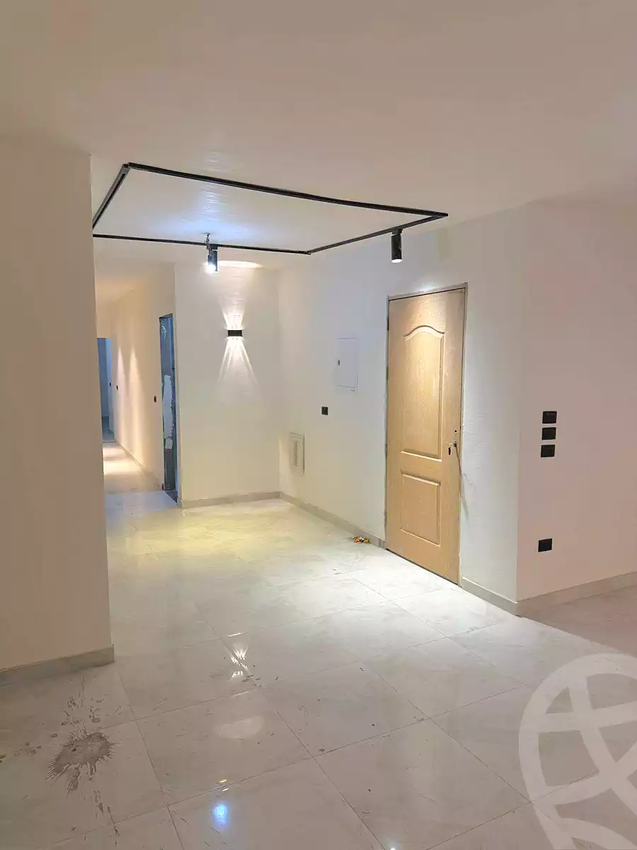 https://aqarmap.com.eg/ar/listing/6990843-for-rent-cairo-mokattam-lhdb-l-ly-shareaa-9