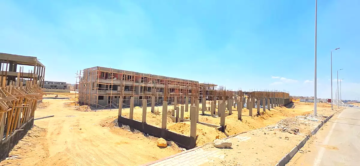 https://aqarmap.com.eg/en/listing/6991267-for-sale-cairo-new-cairo-compounds-dh-mdyn-ryzydns-yjy-jb